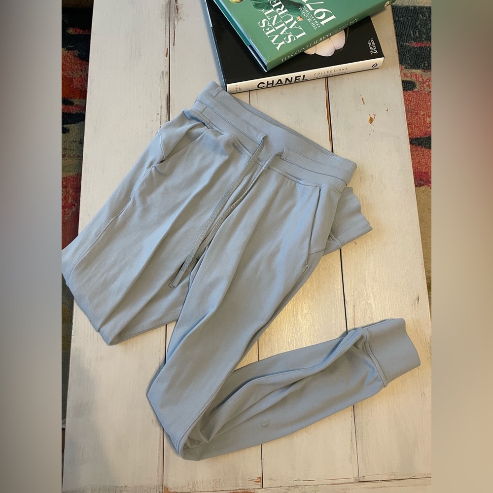 Lululemon align joggers in new condition